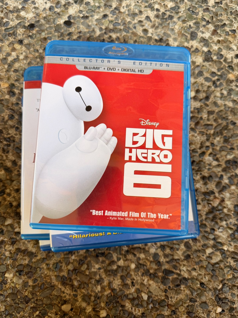EUC Disney Big Hero 6 Cover – Red and White